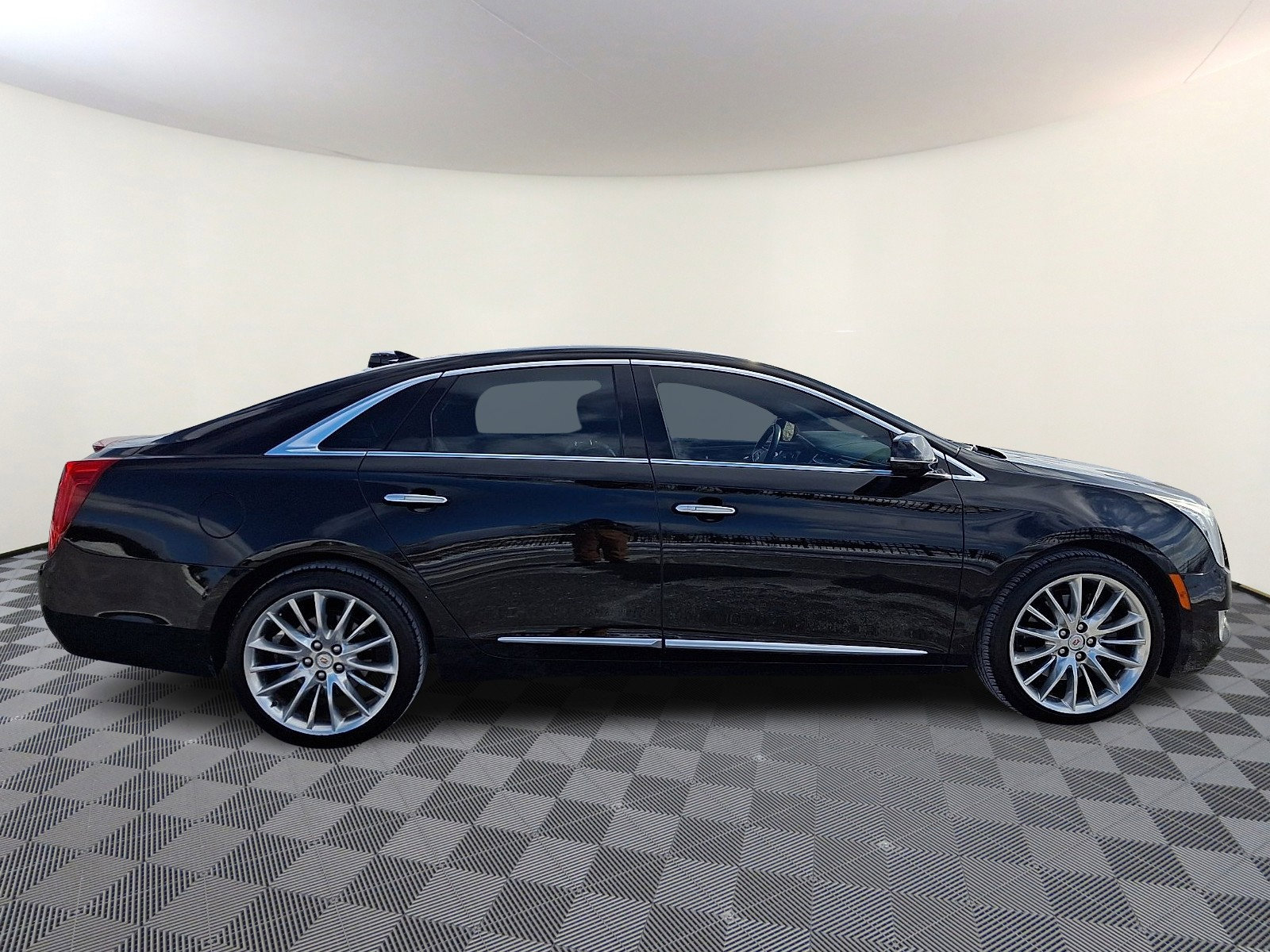 Used 2013 Cadillac XTS Platinum image 7
