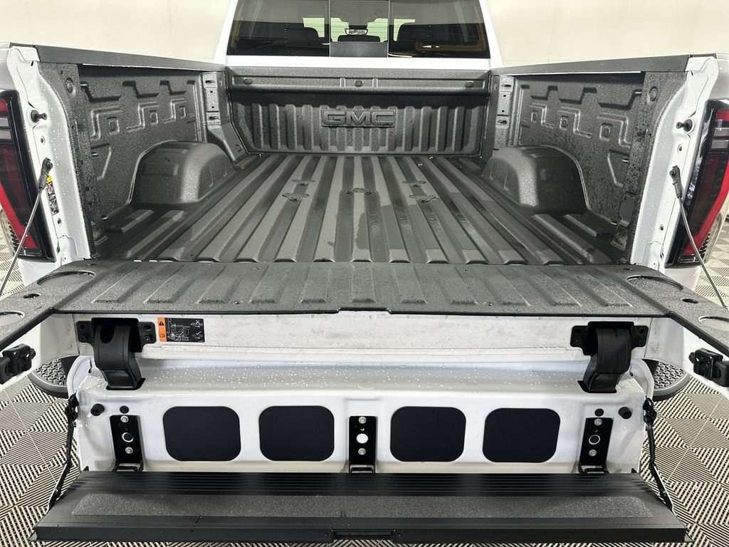 New 2026 GMC Sierra 2500 AT4 w/ Technology Package AWD/4WD image 28