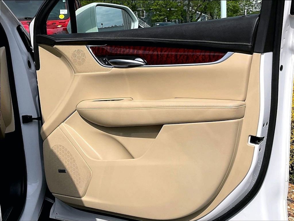 Used 2019 Cadillac XT5 Luxury AWD/4WD image 12