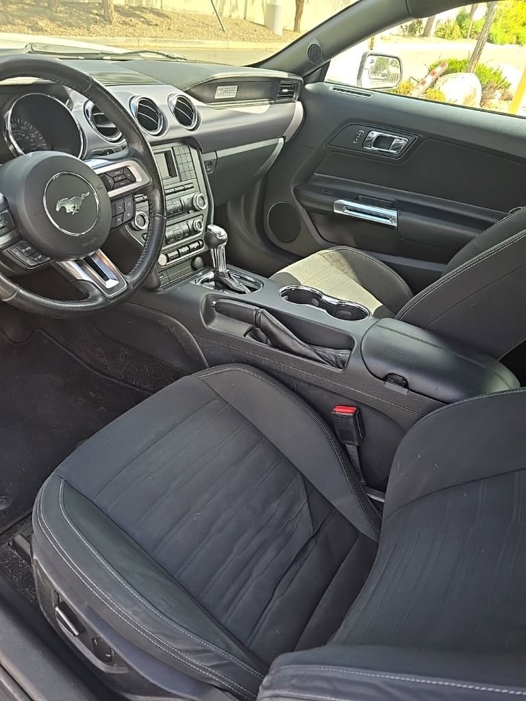 Used 2015 Ford Mustang GT RWD image 3