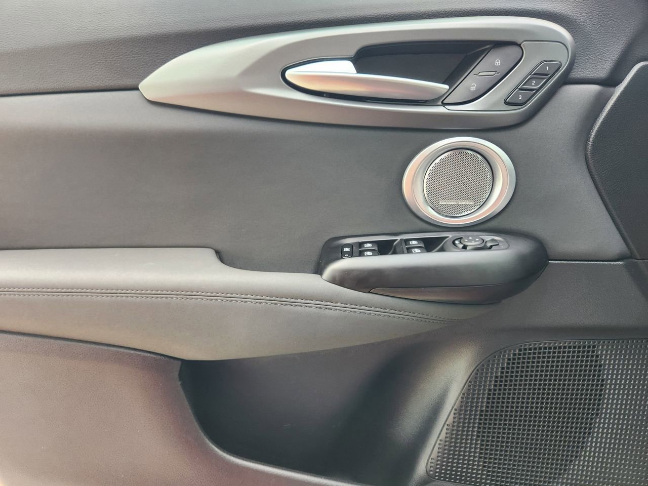 Used 2024 Alfa Romeo Tonale Ti AWD/4WD image 22