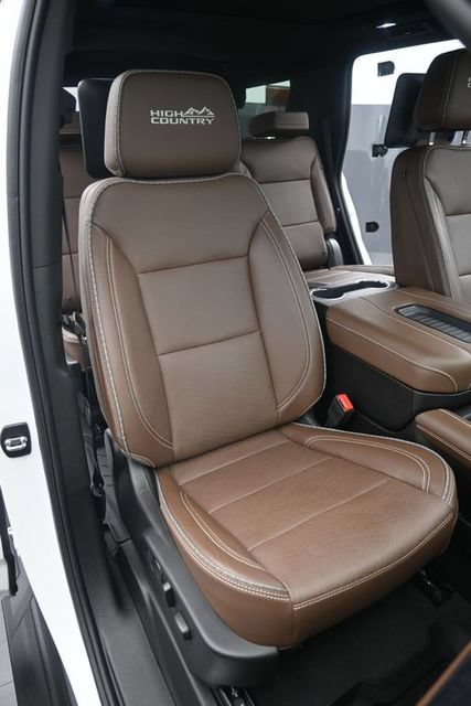 Used 2023 Chevrolet Tahoe High Country w/ Advanced Technology Package AWD/4WD image 19
