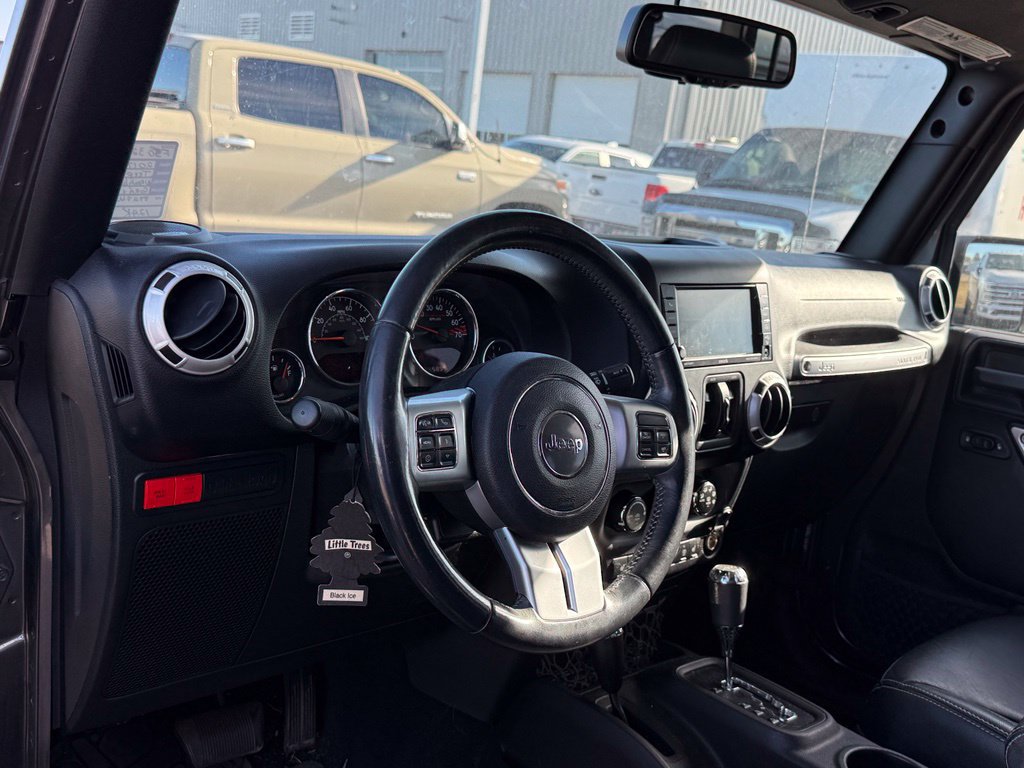 Used 2017 Jeep Wrangler Unlimited Rubicon AWD/4WD image 4