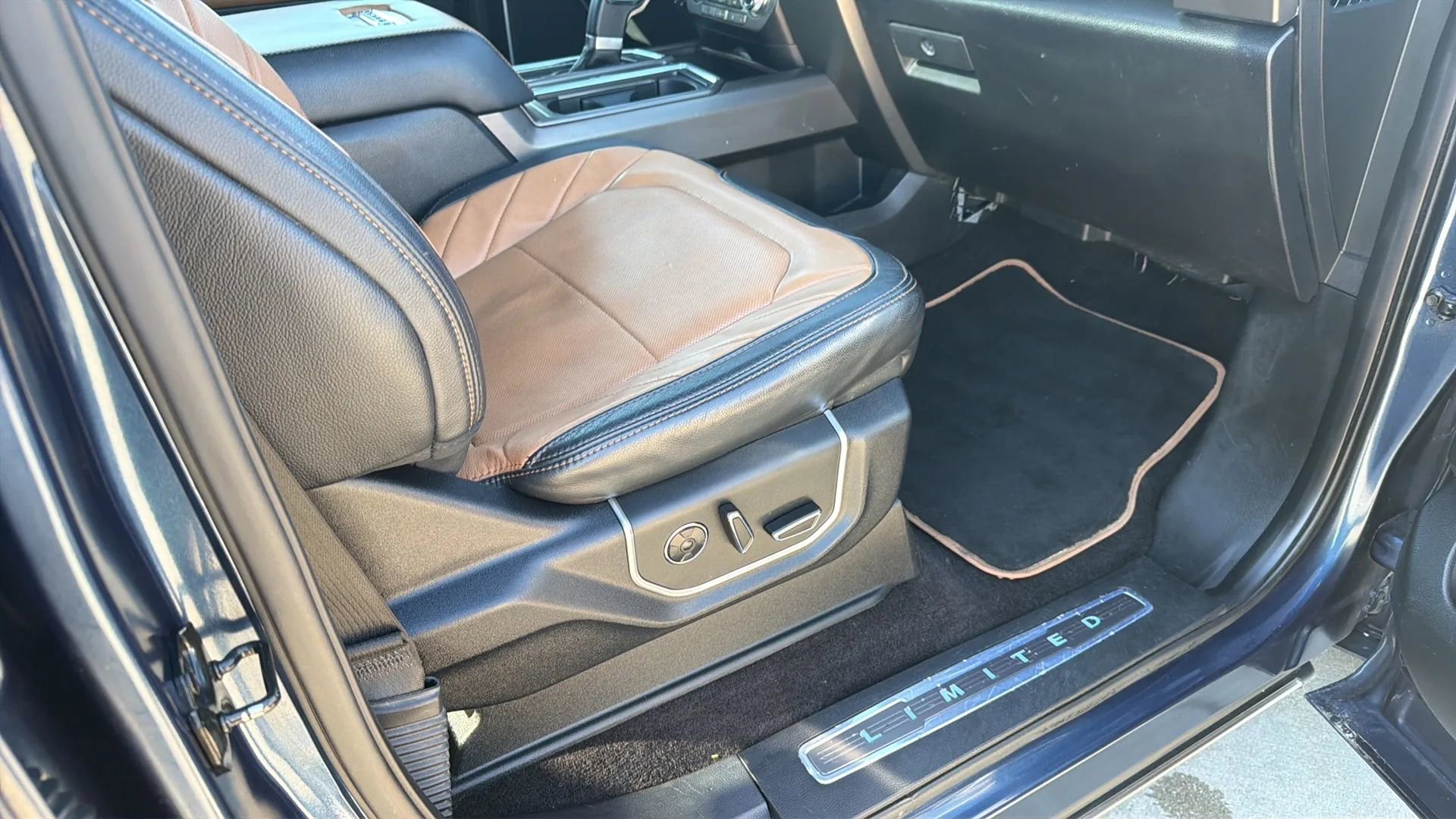 Used 2016 Ford F150 Limited w/ Trailer Tow Package image 85