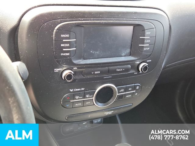 Used 2017 Kia Soul + image 8