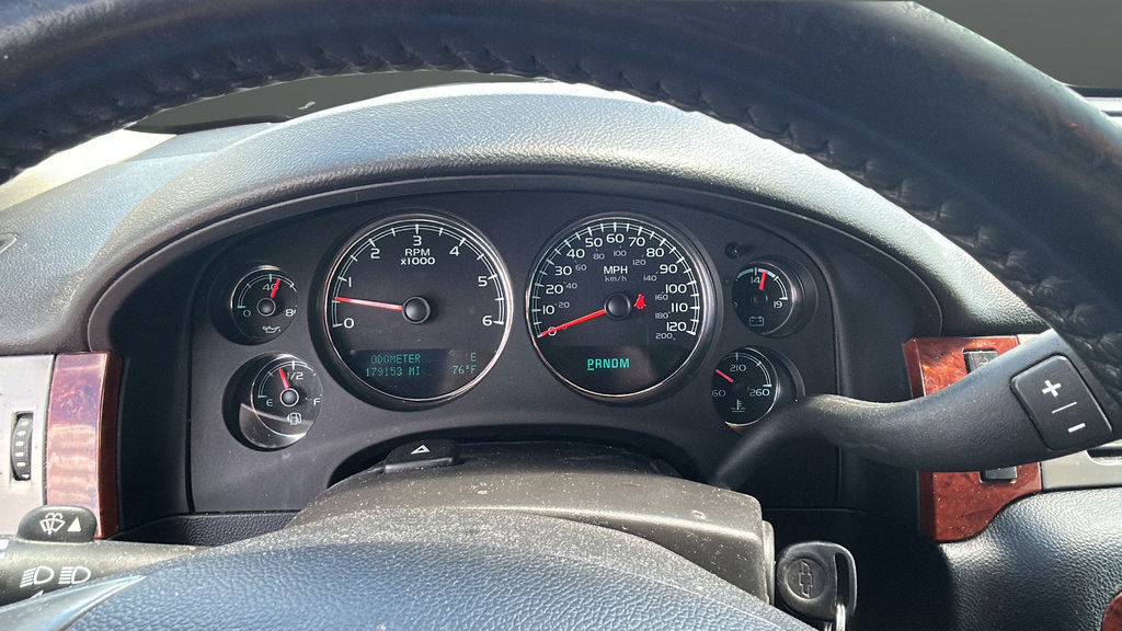 Used 2014 Chevrolet Suburban LT AWD/4WD image 11