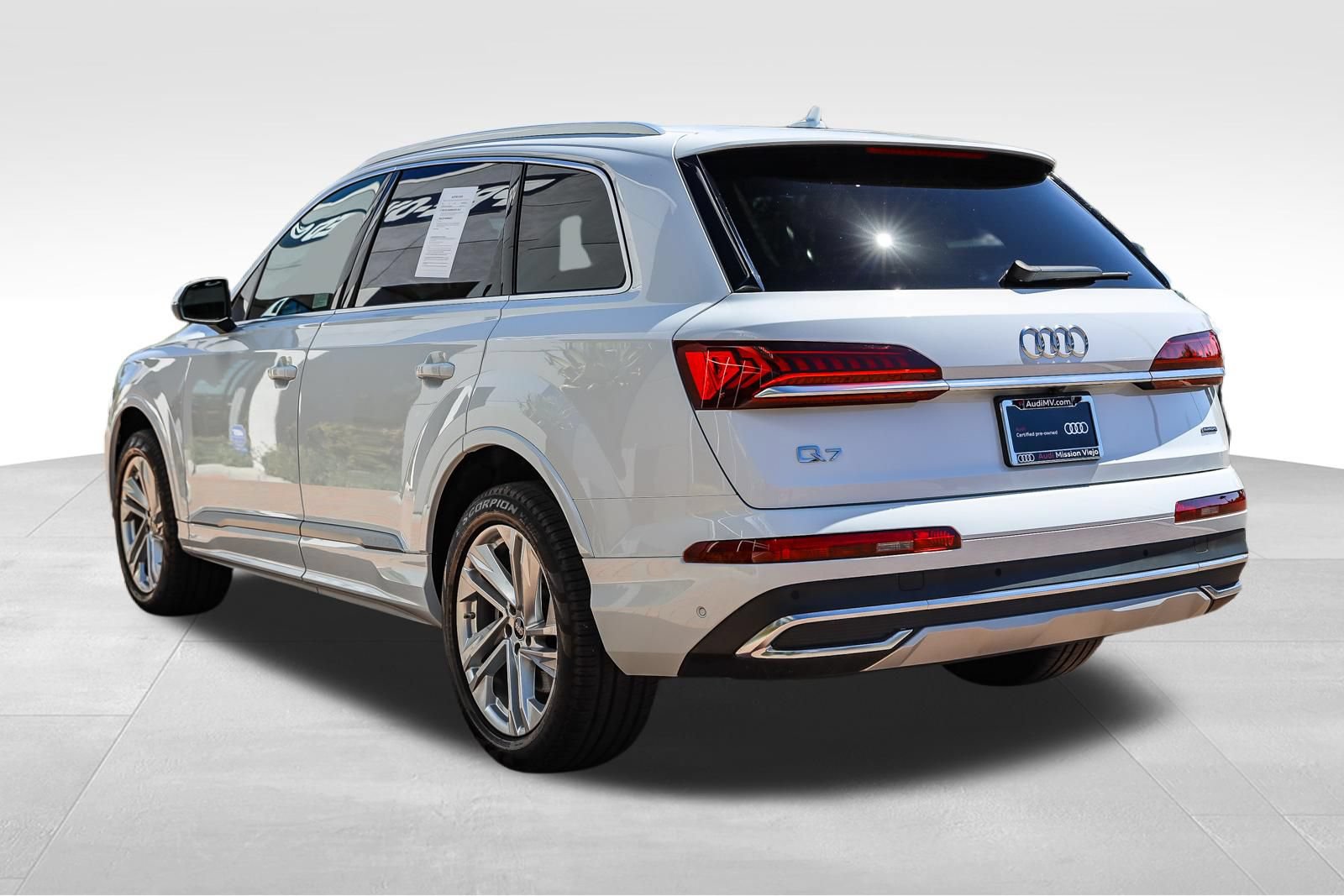 Certified 2023 Audi Q7 2.0T Premium w/ Convenience Package AWD/4WD image 4