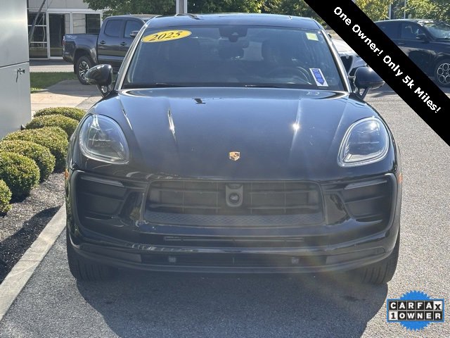 Used 2025 Porsche Macan w/ Premium Package Plus image 2
