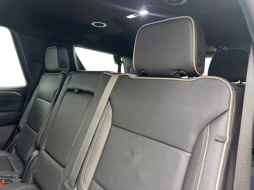 Used 2024 GMC Yukon SLT RWD image 35