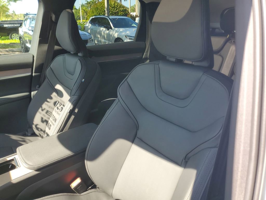 Certified 2025 Volvo EX90 Plus AWD/4WD image 18