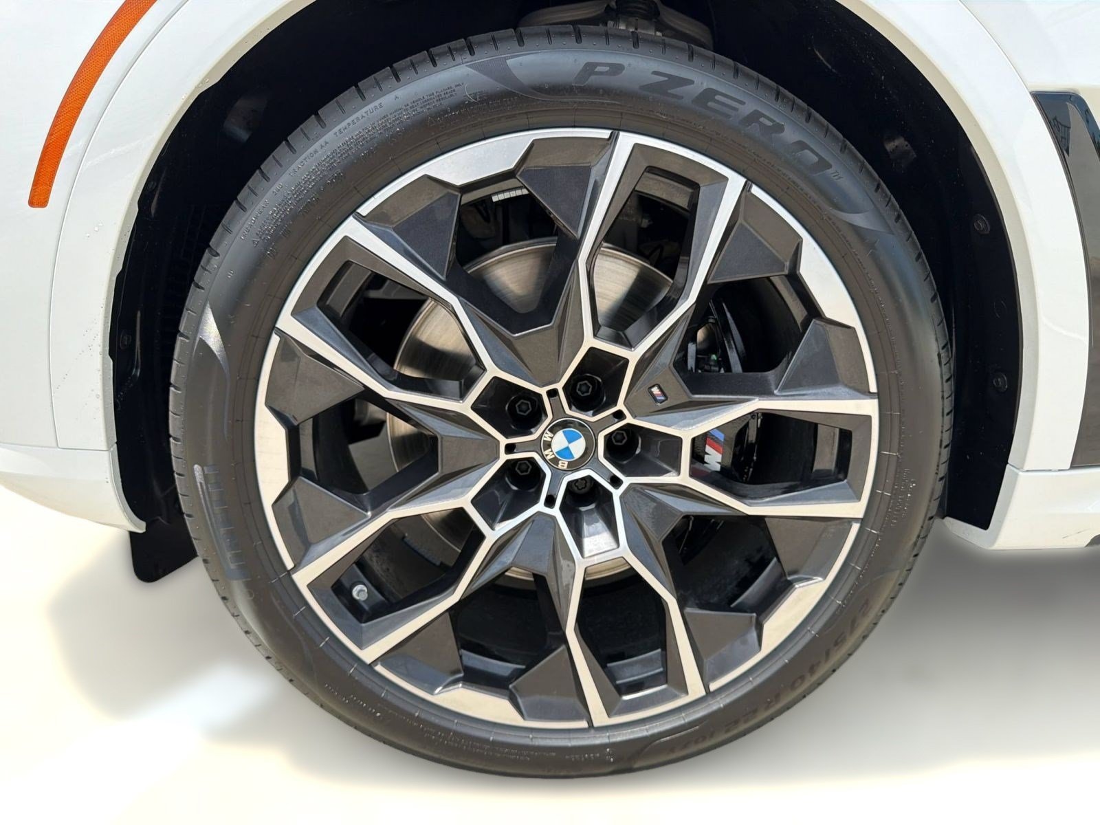 New 2027 BMW X7 xDrive40i w/ Executive Package AWD/4WD image 12