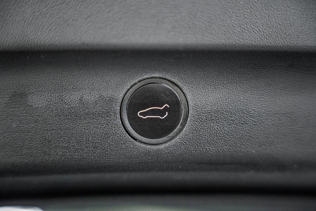 Used 2023 Tesla Model Y Long Range image 9