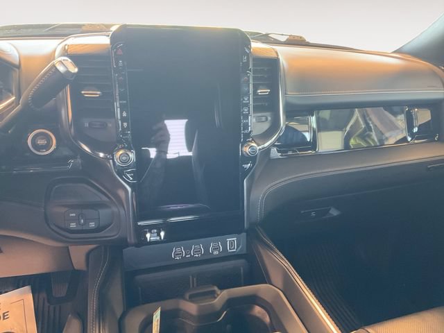 Used 2025 RAM 3500 Limited AWD/4WD image 14