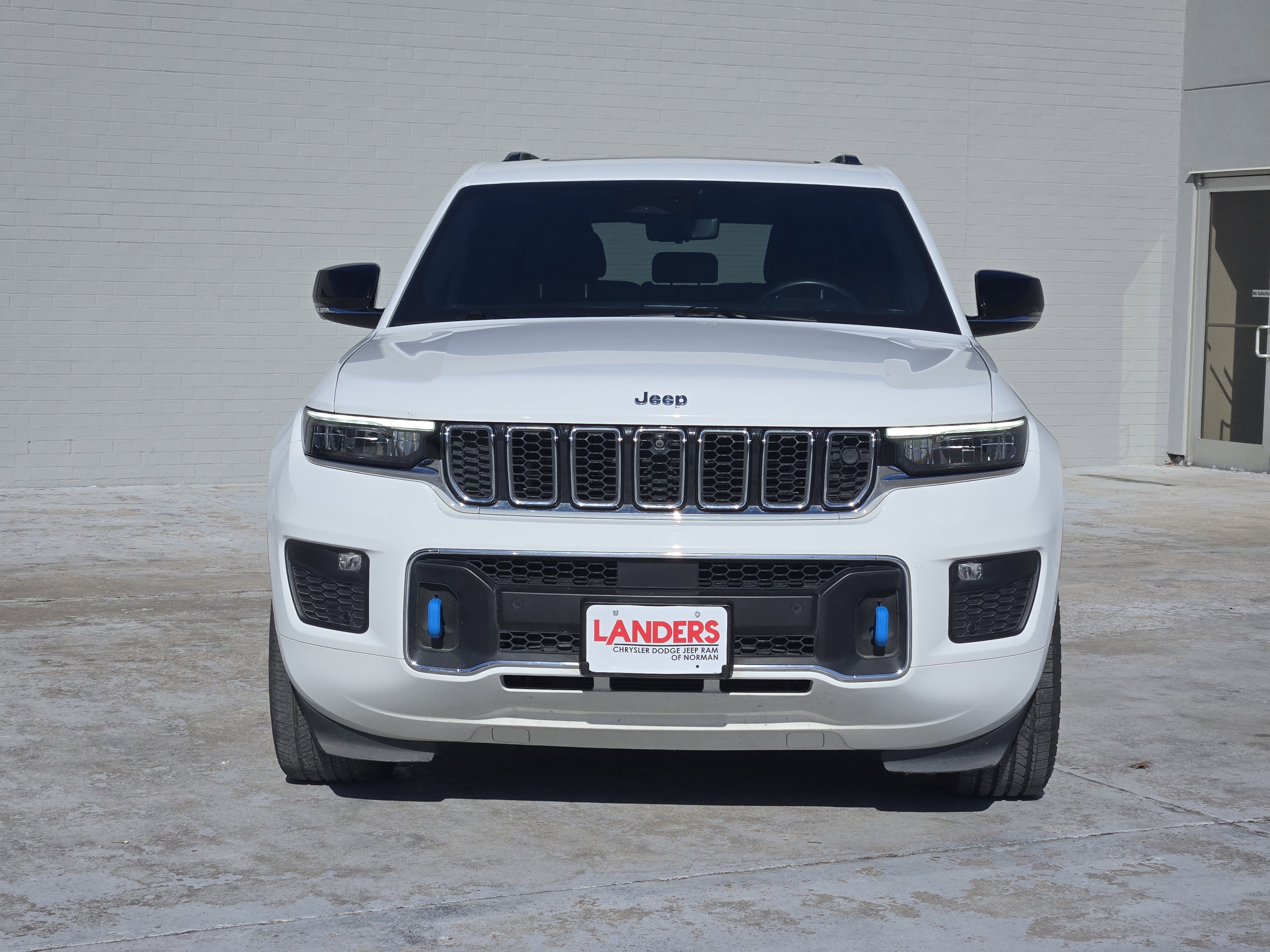 Used 2022 Jeep Grand Cherokee Overland w/ Advanced Protech Group III image 3