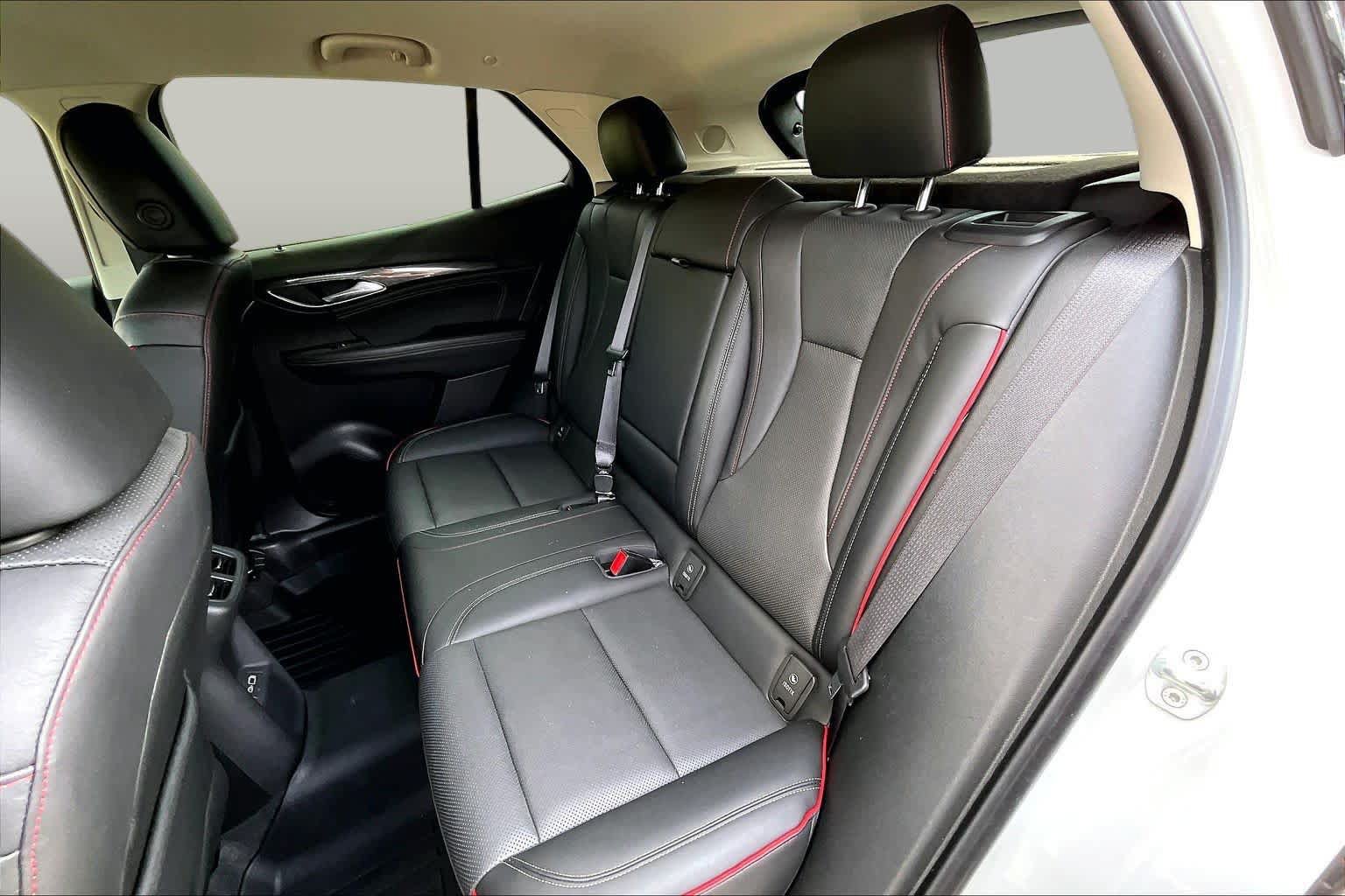 Used 2022 Buick Envision Essence w/ Sport Touring Package FWD image 21