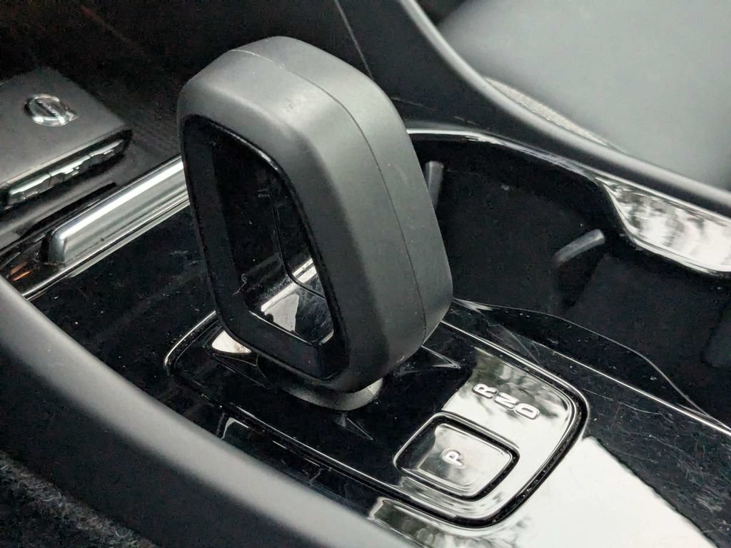 Certified 2024 Volvo C40 Recharge Core AWD/4WD image 42