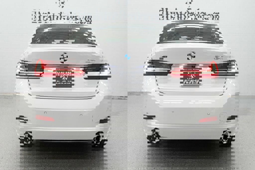 Used 2024 BMW 330i xDrive Sedan w/ Convenience Package image 4