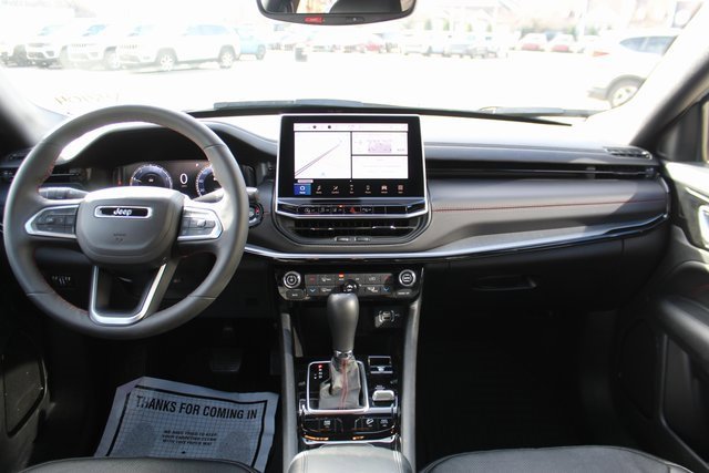 Used 2025 Jeep Compass Trailhawk w/ Trailhawk Elite Group image 14