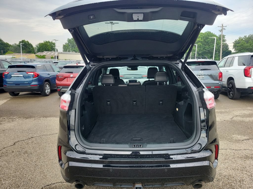 Used 2021 Ford Edge ST-Line w/ Class II Trailer Tow Package AWD/4WD image 8