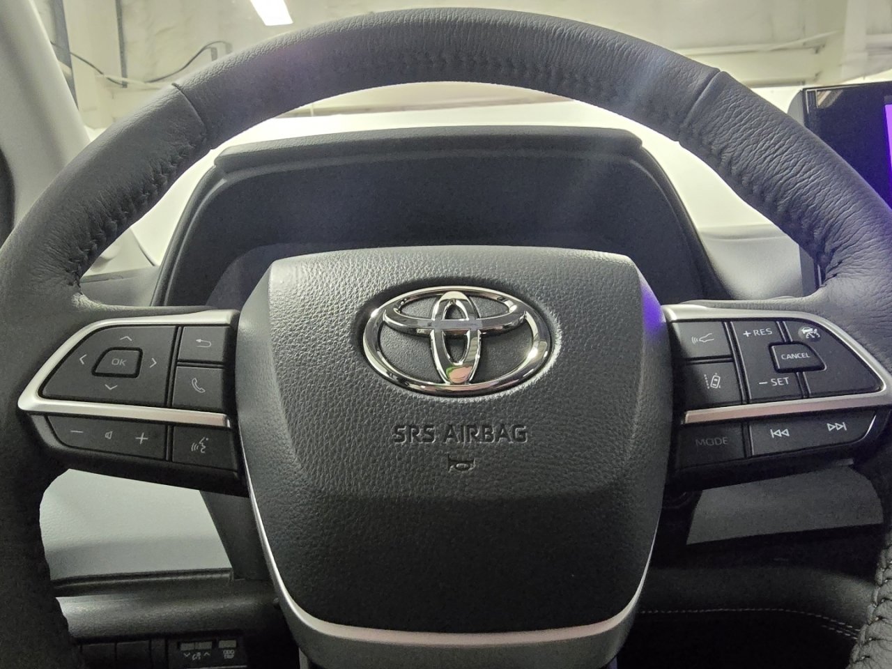 New 2026 Toyota Sienna XLE image 28