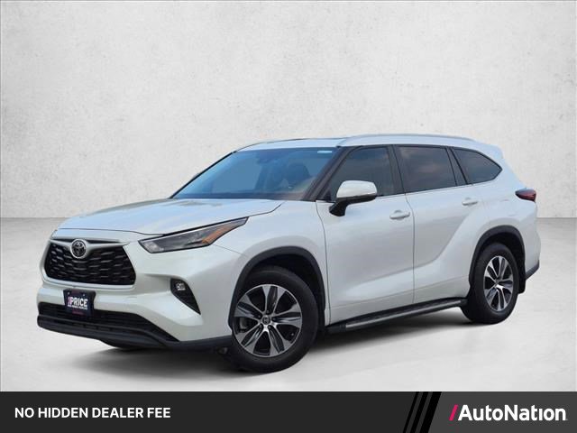 Used 2024 Toyota Highlander XLE