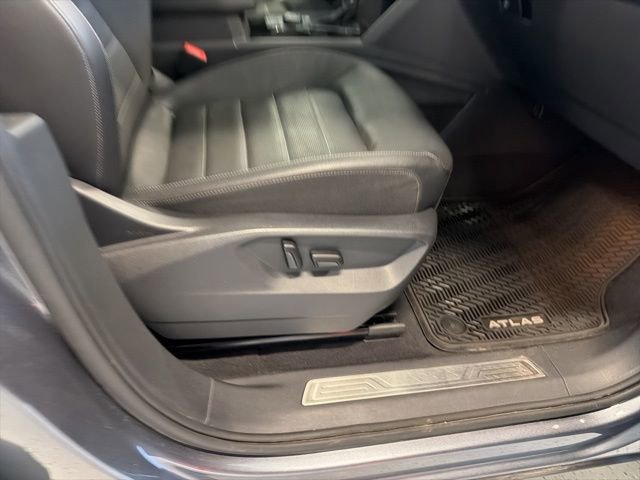 Used 2019 Volkswagen Atlas SEL Premium image 17
