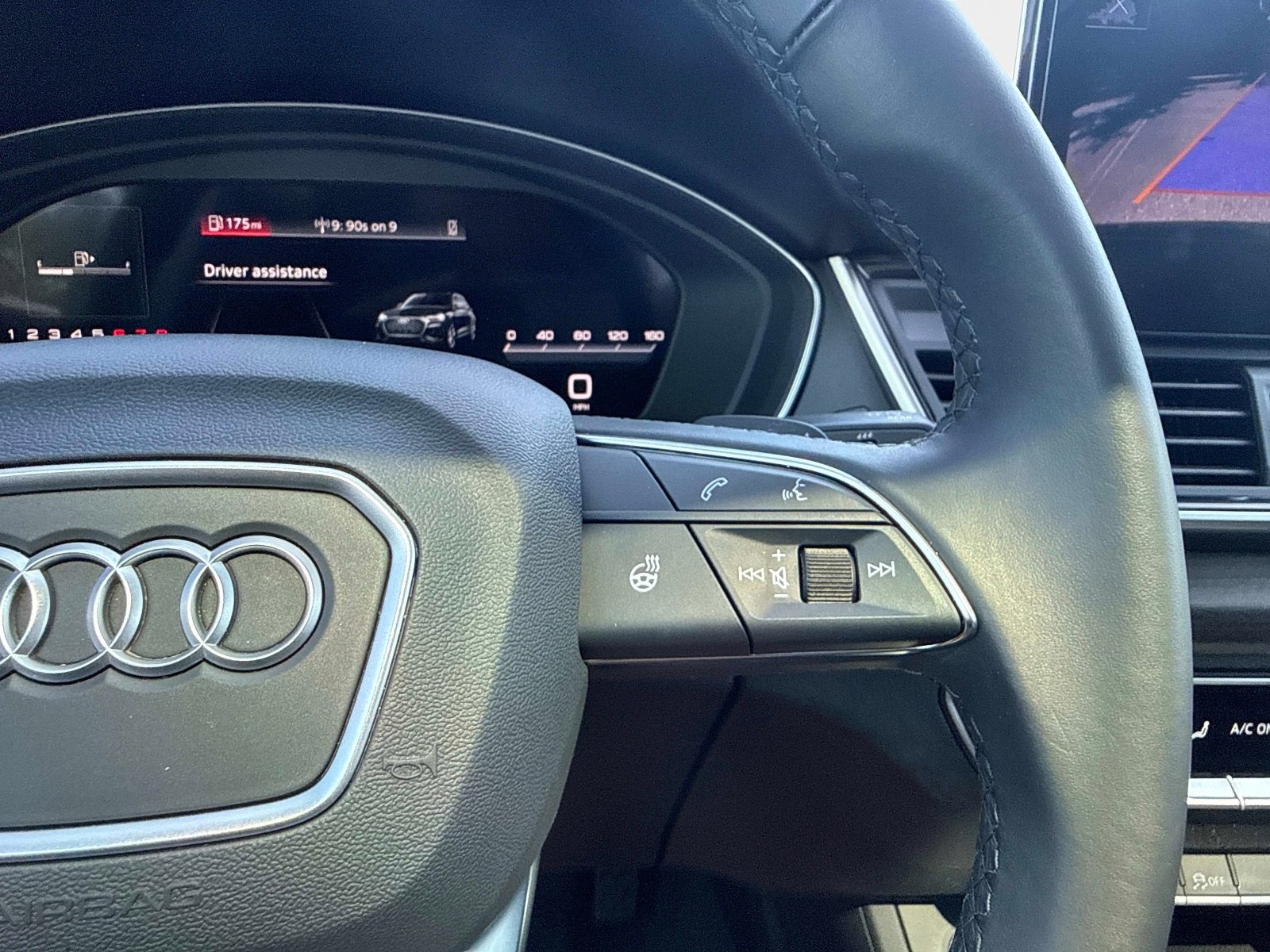 Used 2025 Audi Q5 2.0T Premium image 28
