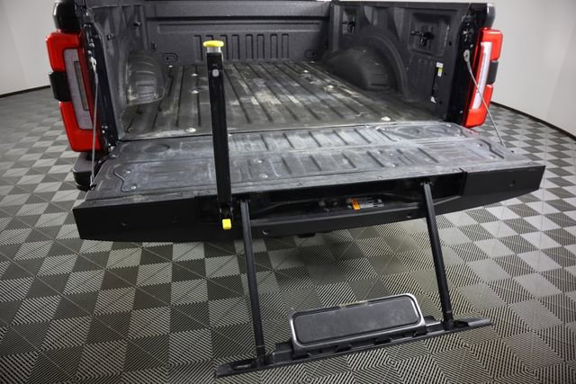 Used 2023 Ford F350 Platinum w/ Tremor Off-Road Package AWD/4WD image 39