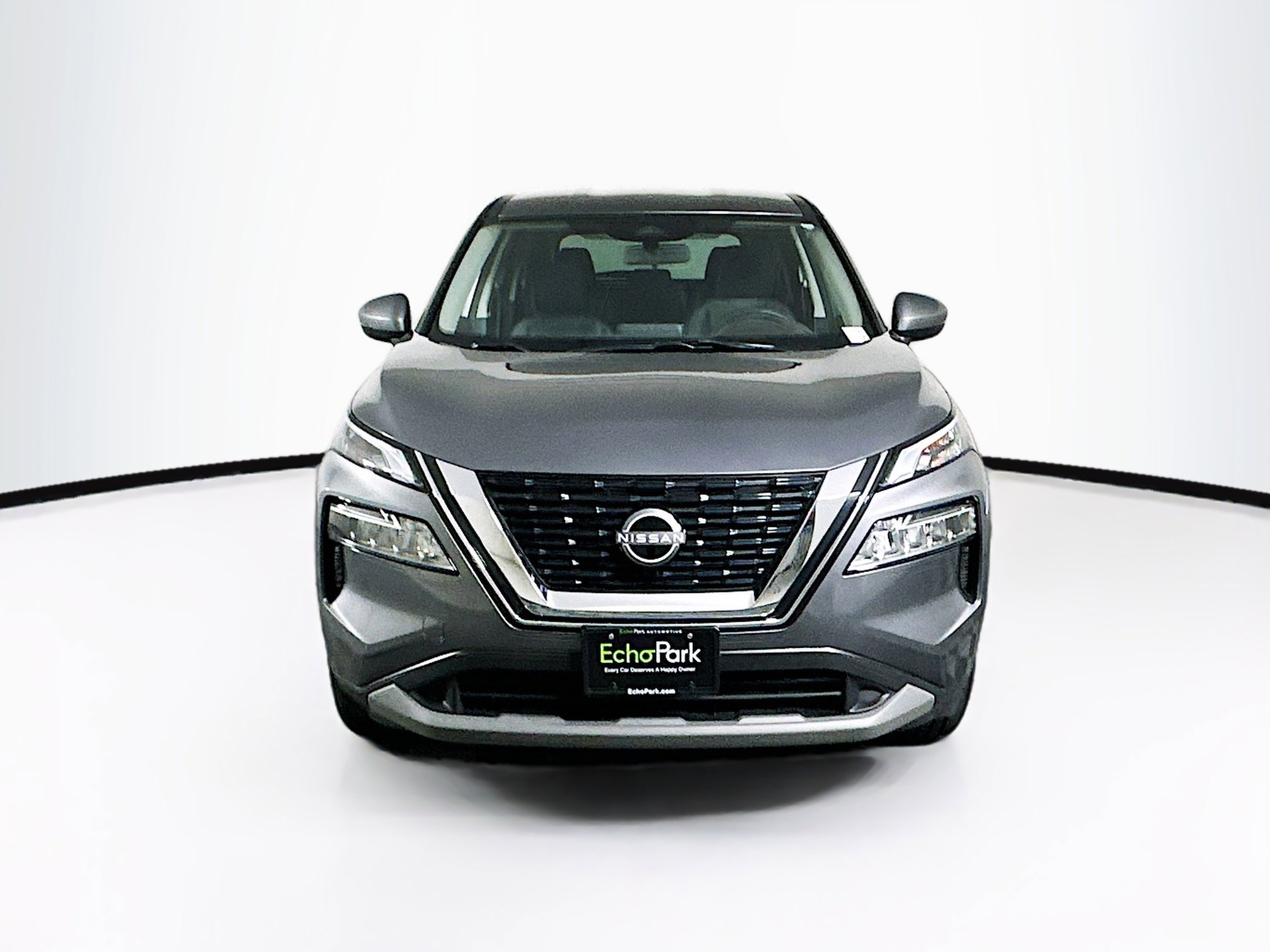 Used 2023 Nissan Rogue SV image 2