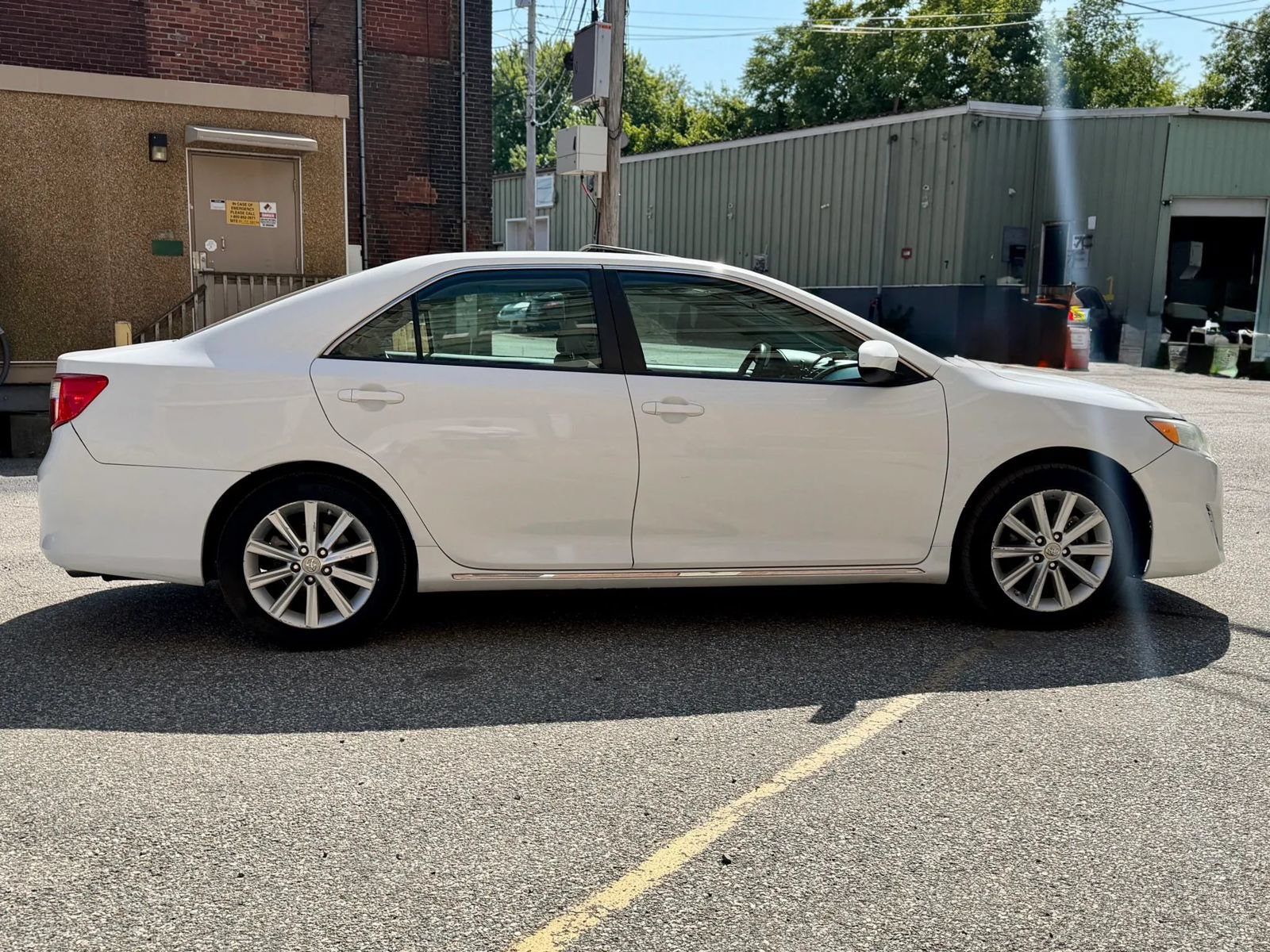 Used 2013 Toyota Camry XLE FWD image 6