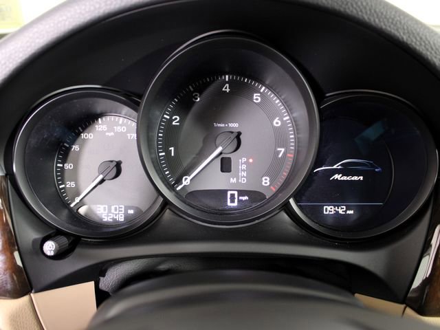 Certified 2023 Porsche Macan AWD/4WD image 14