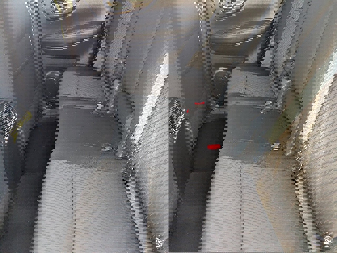 Used 2018 Nissan Rogue SV image 17