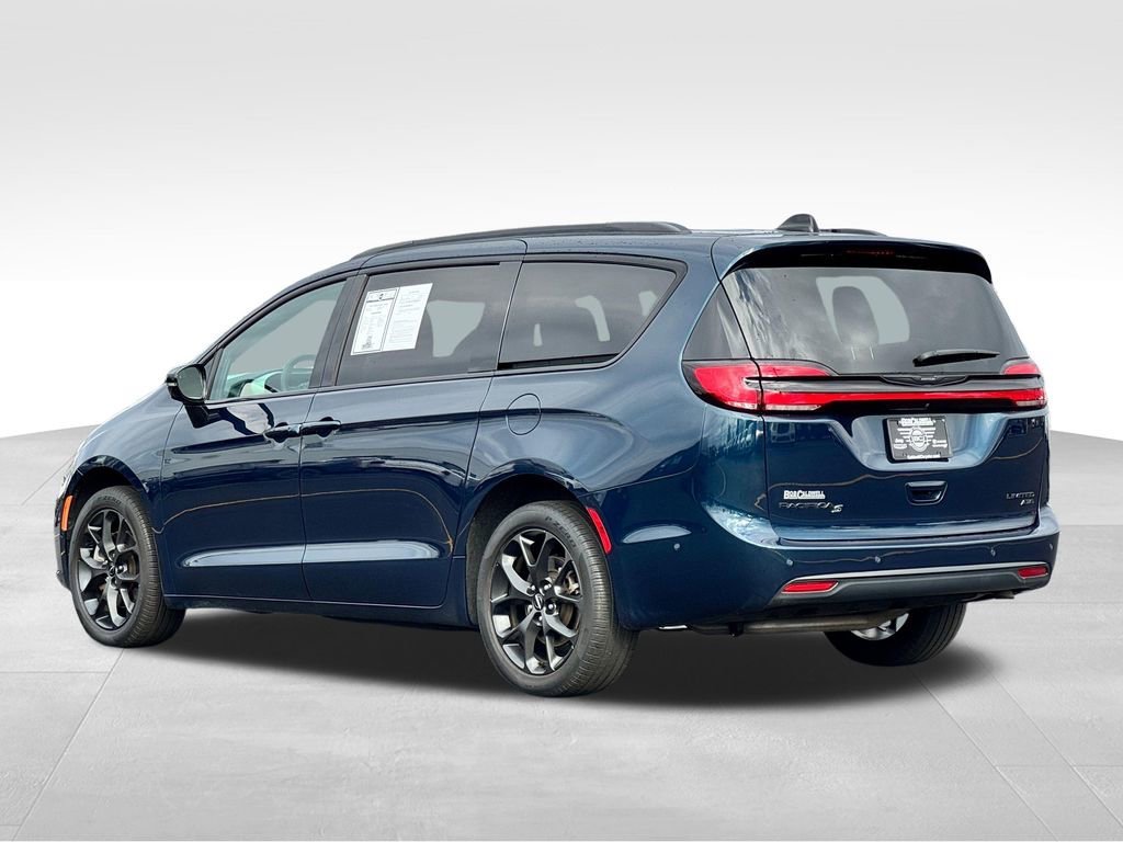 Used 2023 Chrysler Pacifica Limited w/ S Appearance Package AWD/4WD image 5
