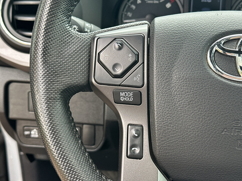 Used 2021 Toyota Tacoma TRD Sport AWD/4WD image 16