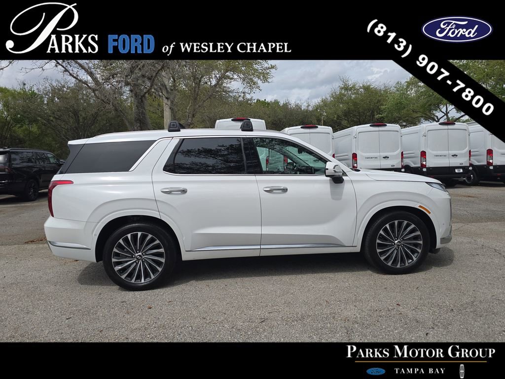 Used 2025 Hyundai Palisade Calligraphy image 3