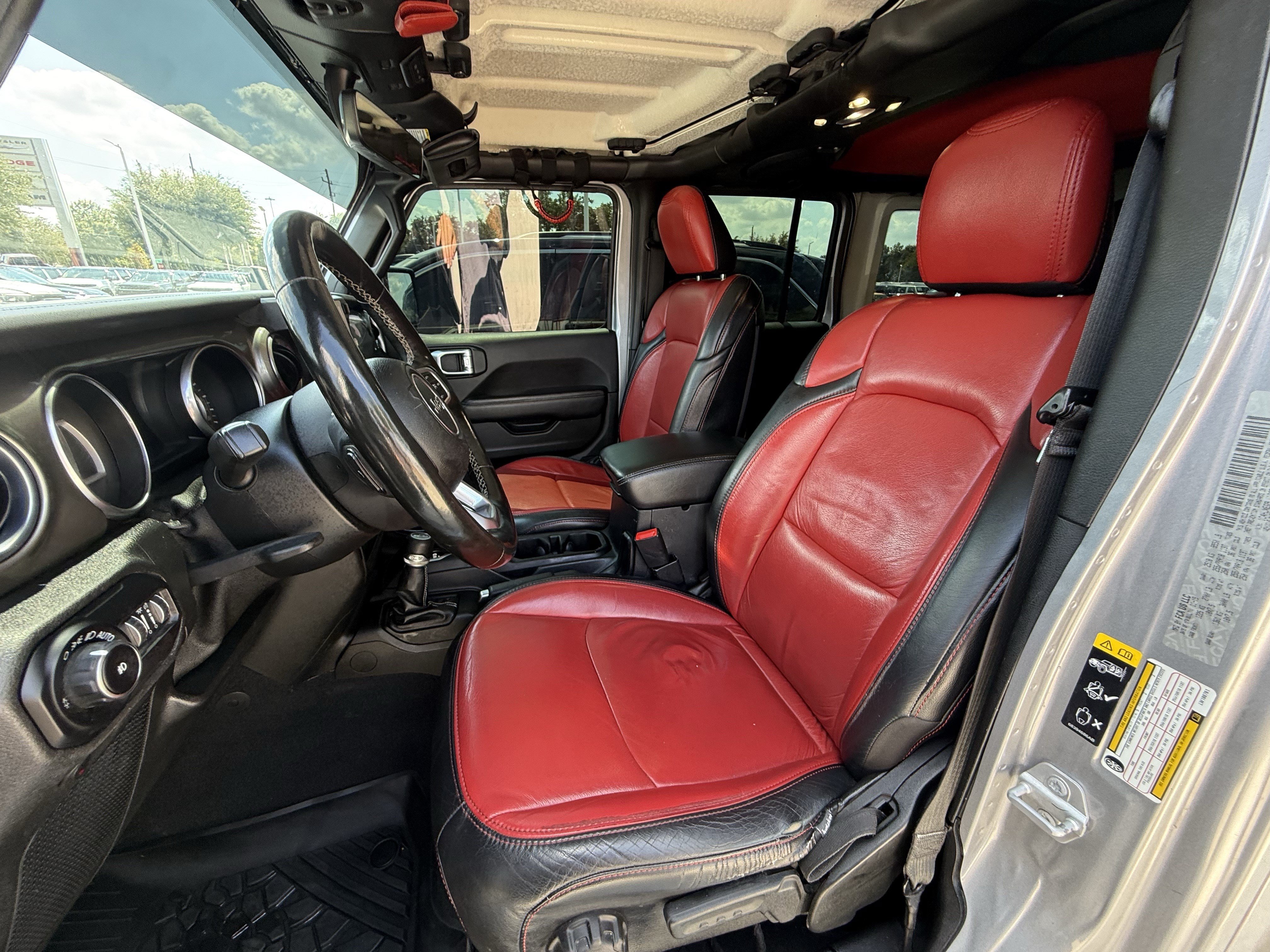 Used 2020 Jeep Wrangler Unlimited Sahara AWD/4WD image 25
