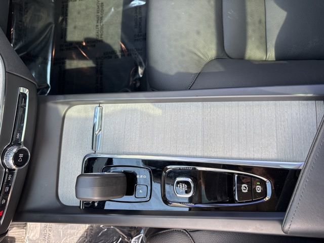 Used 2025 Volvo XC60 B5 Plus w/ Climate Package AWD/4WD image 22