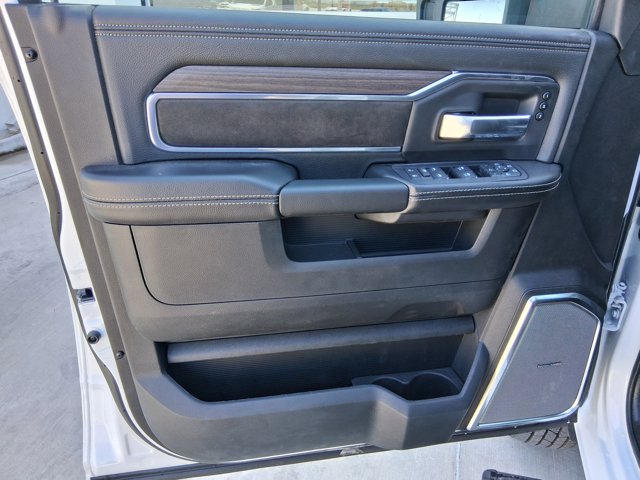 New 2026 RAM 3500 Laramie AWD/4WD image 18
