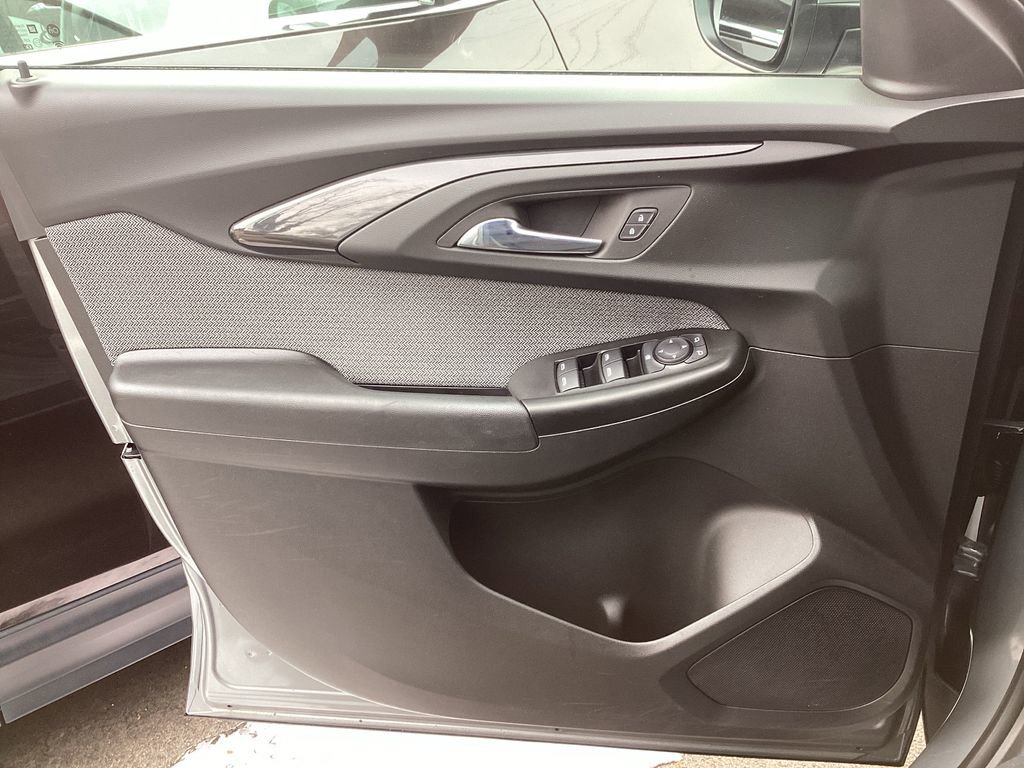 Used 2023 Chevrolet TrailBlazer LT w/ Convenience Package image 17