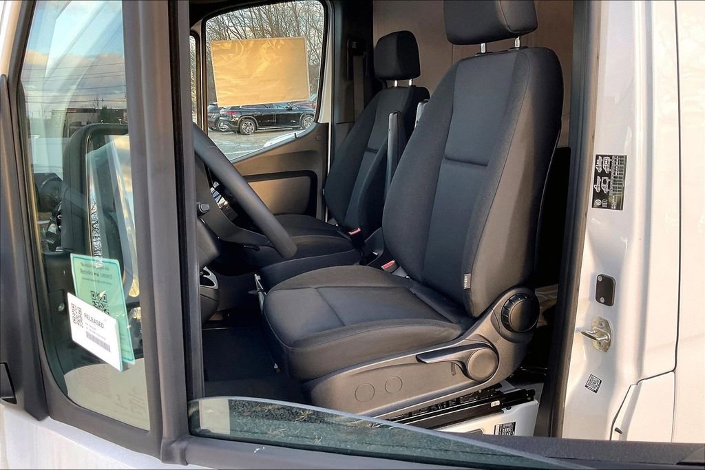 New 2025 Mercedes-Benz Sprinter 4500 image 6