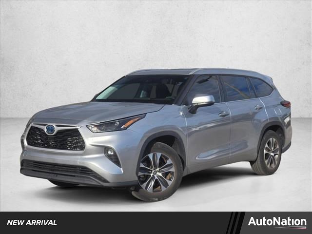 Used 2022 Toyota Highlander XLE image 1