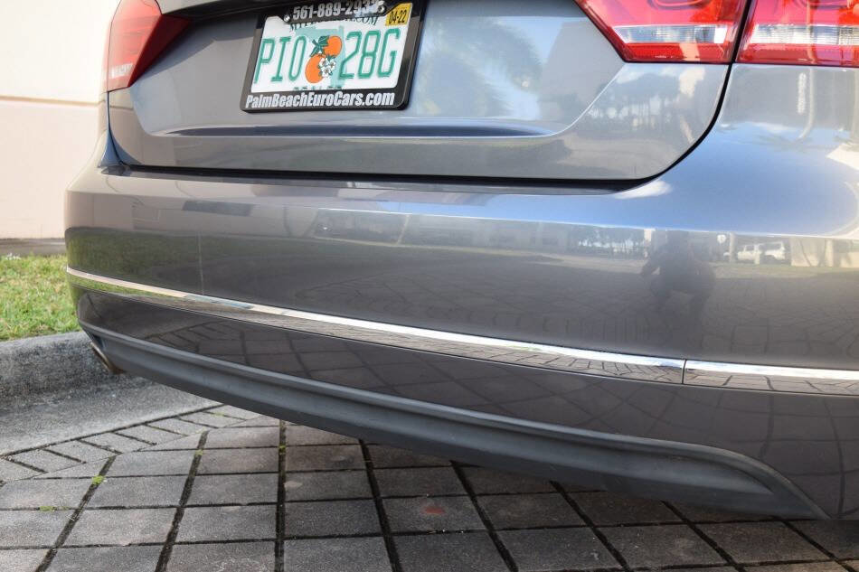 Used 2015 Volkswagen Passat TDI SEL Premium FWD image 18