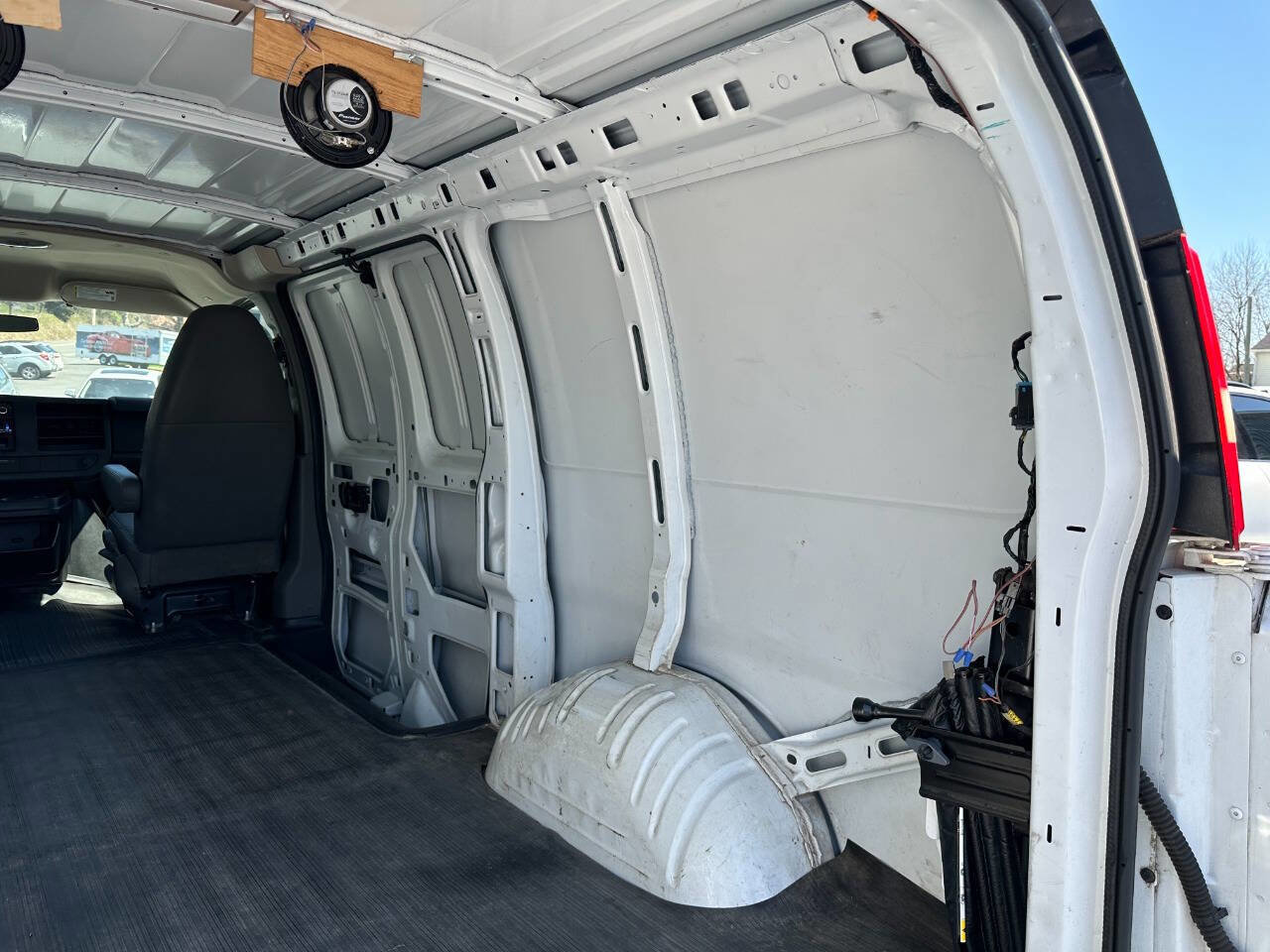 Used 2012 Chevrolet Express 1500 image 23