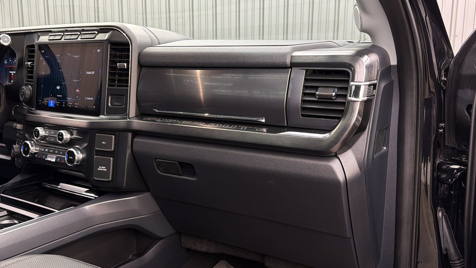 Used 2024 Ford F250 Lariat w/ Lariat Ultimate Package image 40