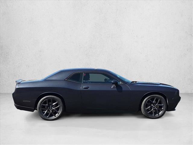 Used 2019 Dodge Challenger SXT w/ Blacktop Package RWD image 4