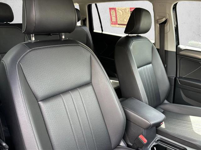Used 2024 Volkswagen Tiguan SE image 30