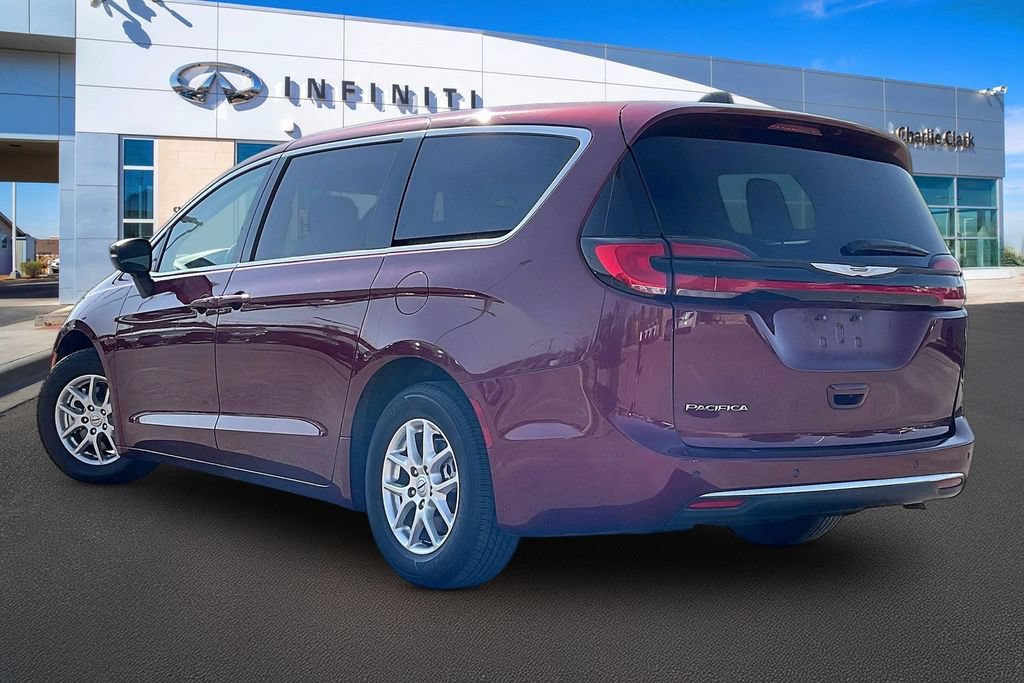 Used 2023 Chrysler Pacifica Touring-L FWD image 13