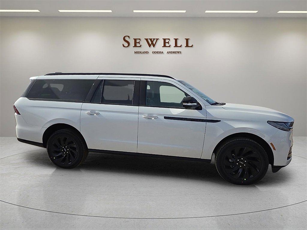 New 2026 Lincoln Navigator L Reserve w/ Jet Appearance Package image 5