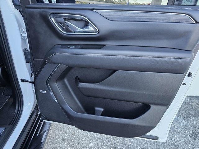 Used 2023 GMC Yukon XL SLT w/ SLT Luxury Package image 27