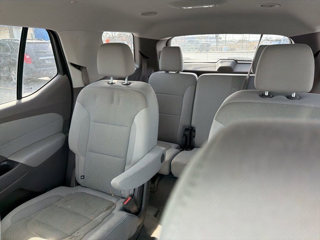 Used 2021 Chevrolet Traverse LT image 9